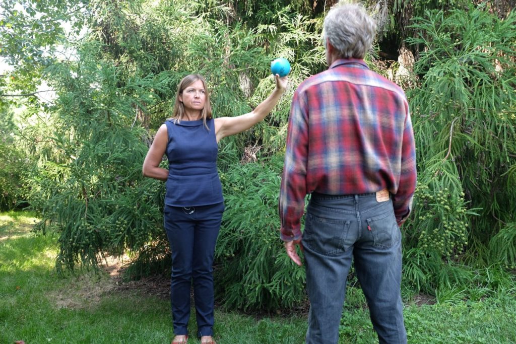 Scarlett Williams demonstrating EMDR